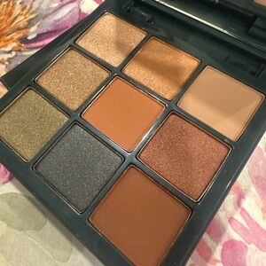 Neutral Warm Eyeshadow Palette - 9 Shade Matte & Shimmer Set